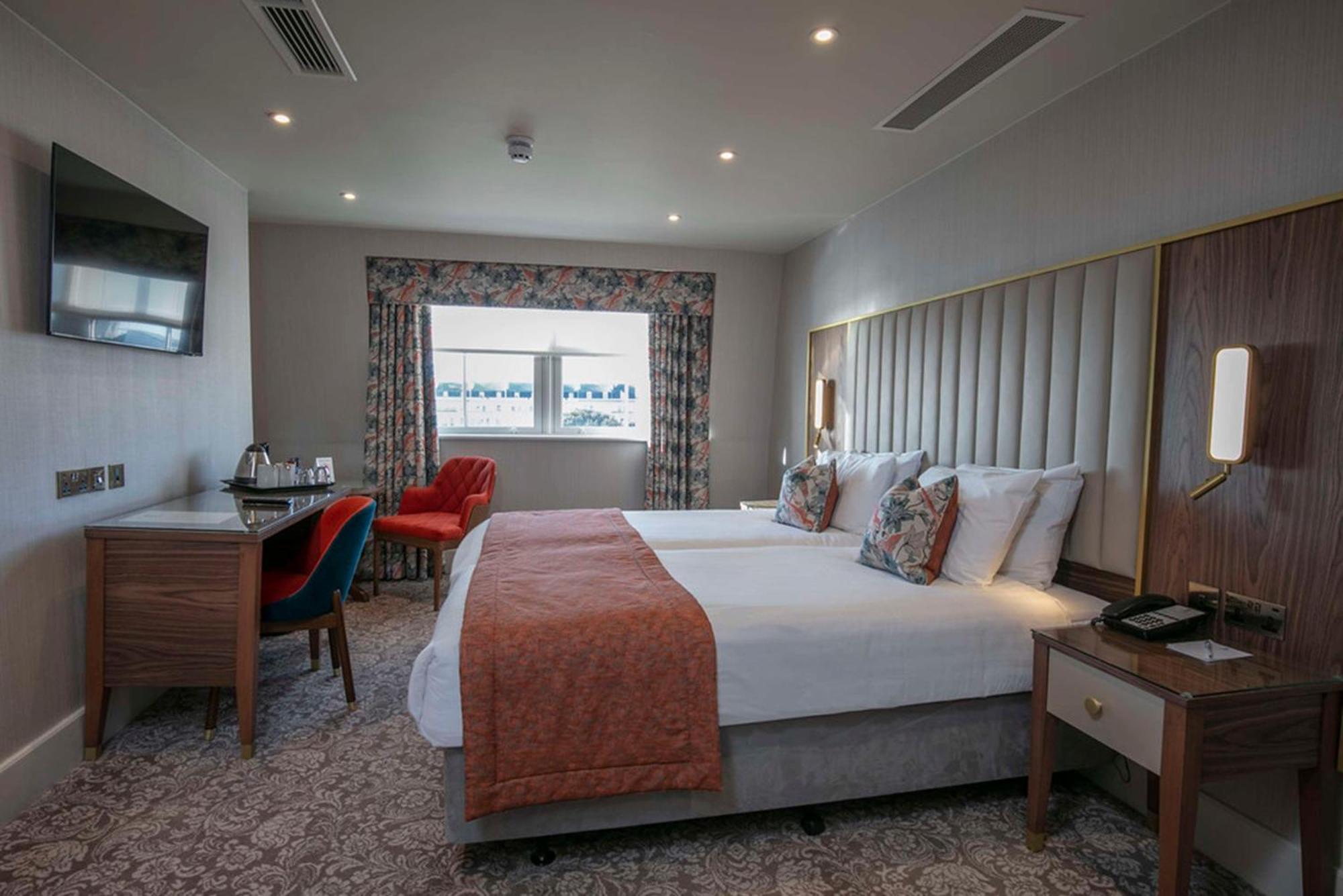 מלון Voco The Clifton Folkestone By Ihg מראה חיצוני תמונה