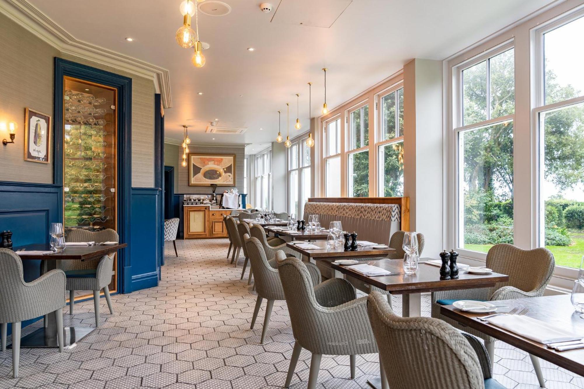 מלון Voco The Clifton Folkestone By Ihg מראה חיצוני תמונה