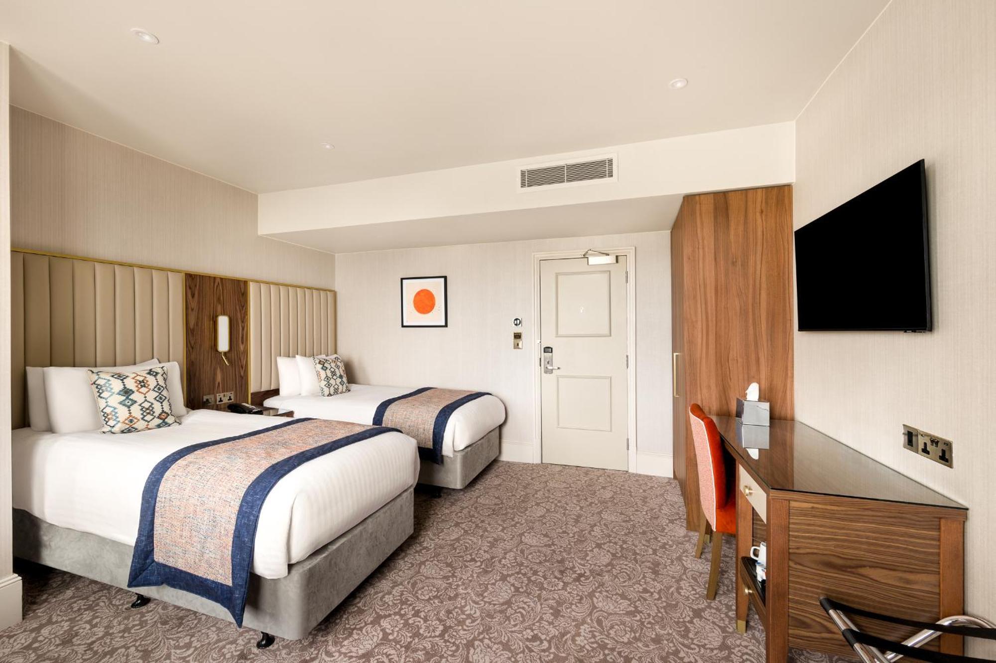 מלון Voco The Clifton Folkestone By Ihg מראה חיצוני תמונה